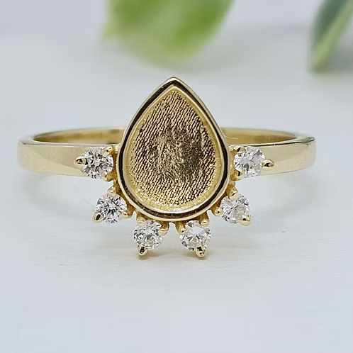 9CT Gold Raindrop Ring