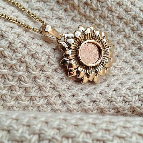 9K Gold Sunflower Pendant