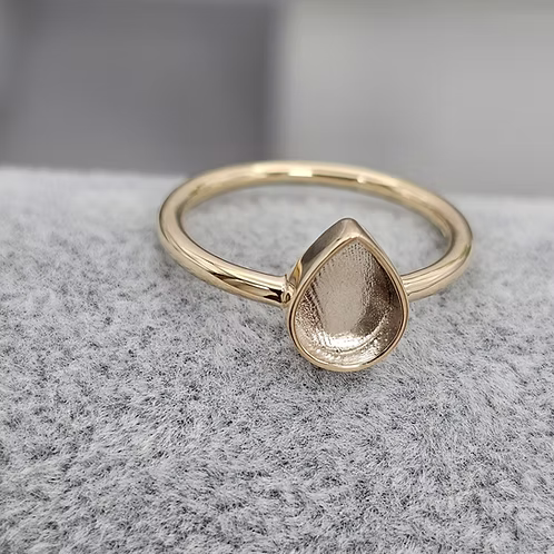 9CT Plain Teardrop Ring