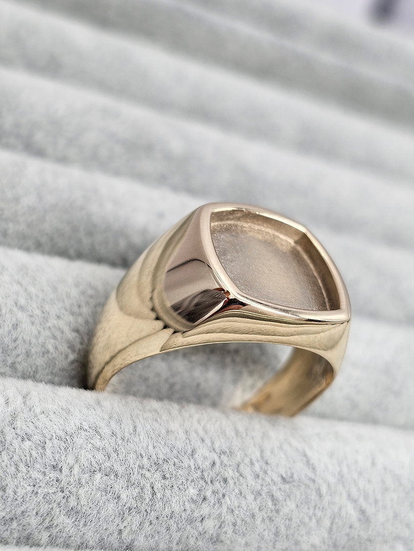 9CT Gold Square Chunky Signet Ring